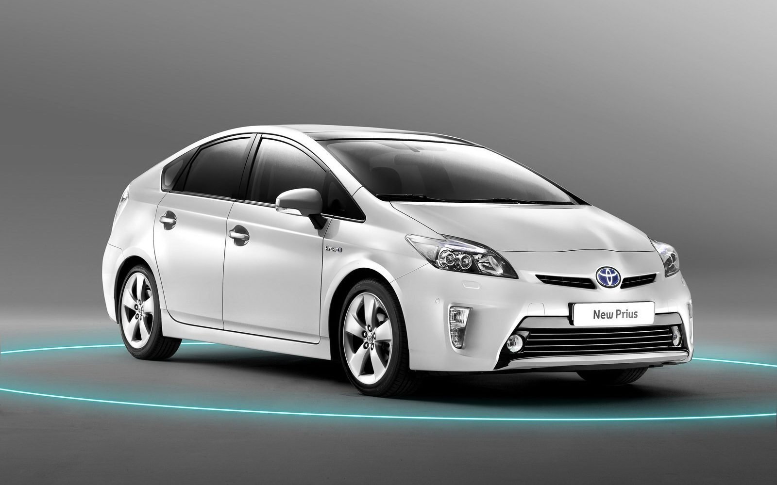 new-2012-toyota-prius-carscoop-7